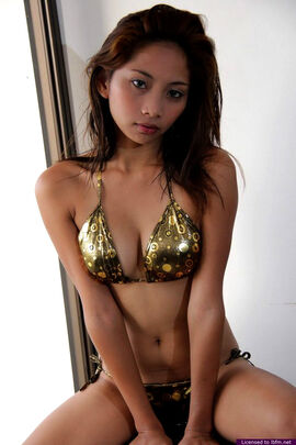 Petite chinese teen takes off her bikini to pose naked for the first time