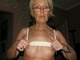 older woman hairy pussy