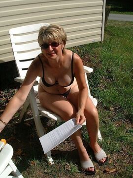Mature wives nude photos