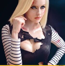 Android 18 costume play sexy