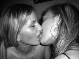 Naked girls kissing other girls