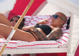 Nude pictures of amber rose